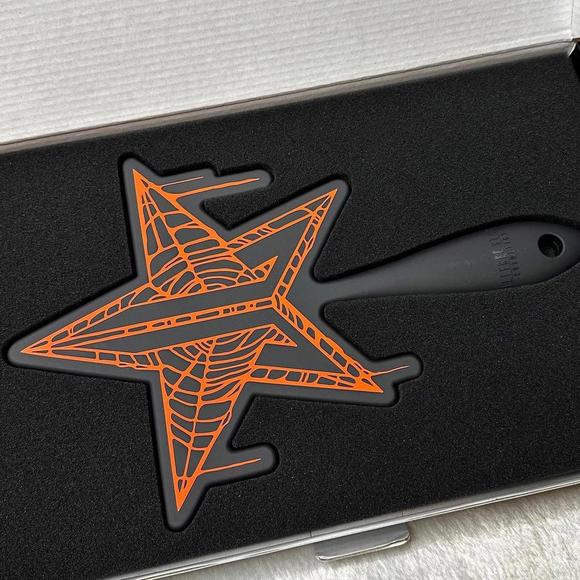 NIB Jeffree Star Limited Edition Halloween Spider Web Hand Mirror OS - Picture 8 of 8